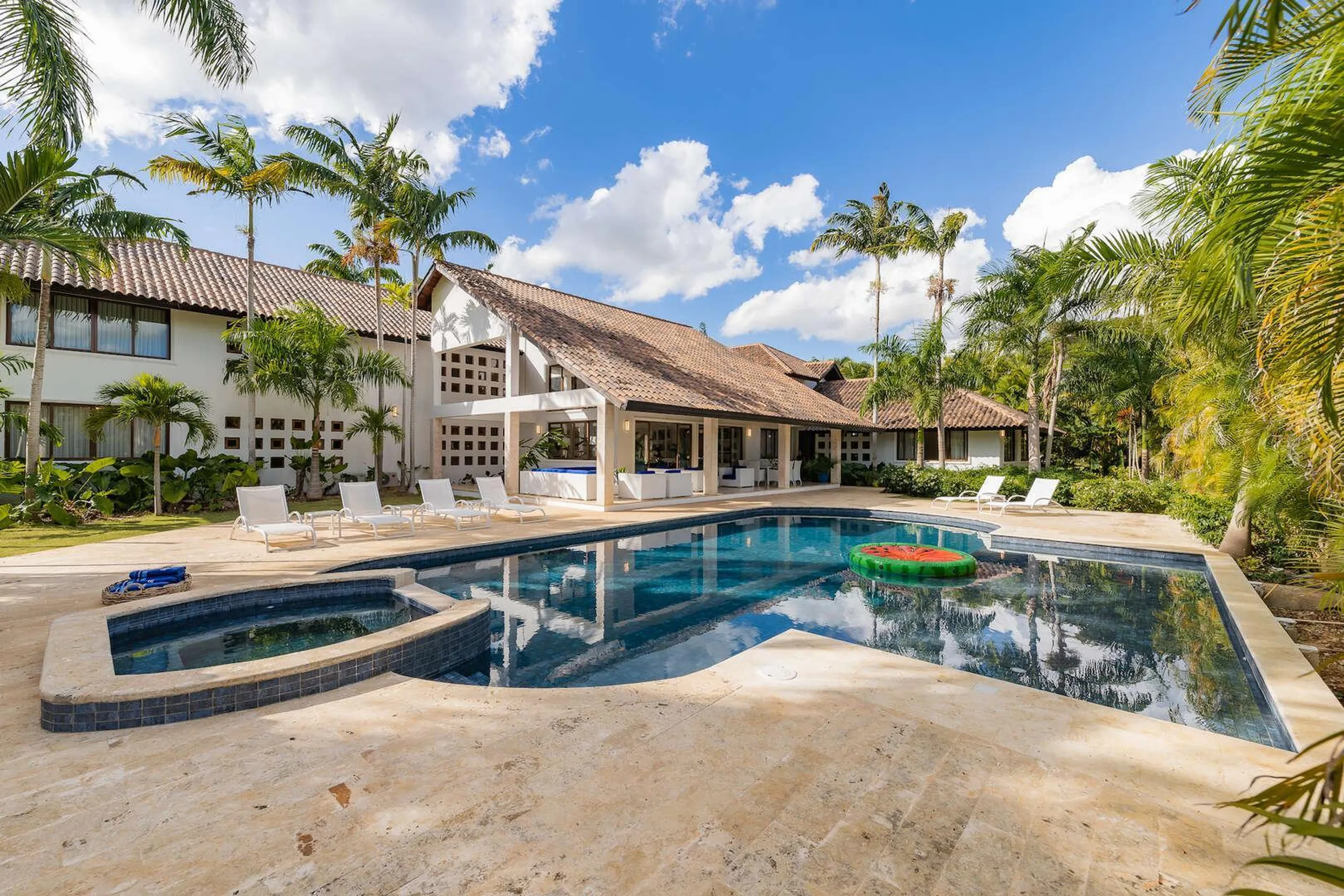 Main Villa Image